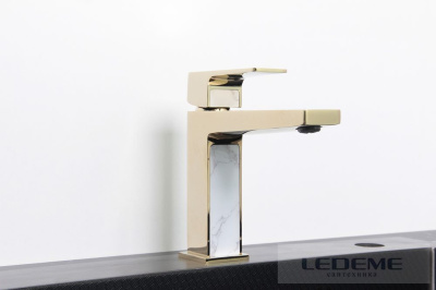 Смеситель для кухни Ledeme L1073G Смеситель для кухни Ledeme L1073G