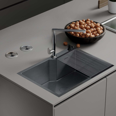 Кухонная мойка Roxen Wellnes 60 (PVD графит) с ролл-матом и дозатором