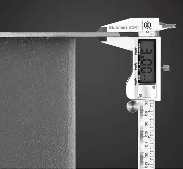 Кухонная мойка Roxen Uno 55х45 (PVD графит) декор с ролл-матом и дозатором
