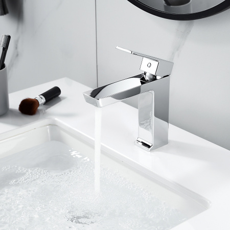 Смеситель для умывальника Rose R1801