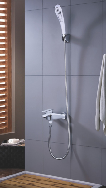Смеситель для ванны с душем Rose R1302F