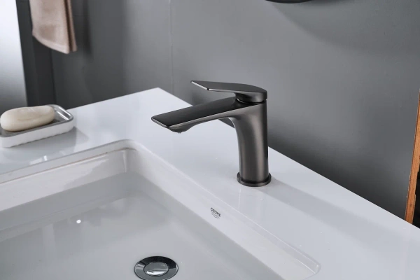 Смеситель для умывальника Shevanik S9101T Смеситель для умывальника Shevanik S9101T