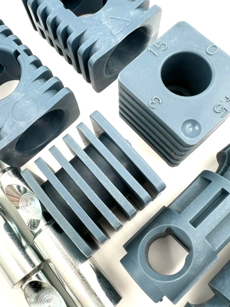 Крепежный набор для скрытого монтажа унитазов Ideal Standard TR16667 детальное фото Крепежный набор для скрытого монтажа унитазов Ideal Standard TR16667